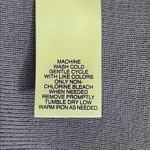 Spring & Mercer sz med cardigan single button closure in lilac - Picture 13 of 13